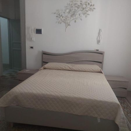 Guest House Lamphotel Militello Palermo Buitenkant foto