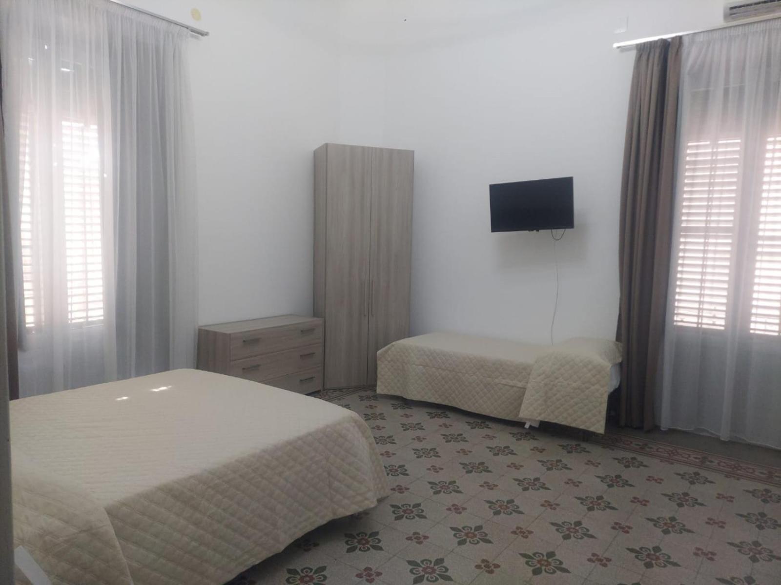 Guest House Lamphotel Militello Palermo Buitenkant foto