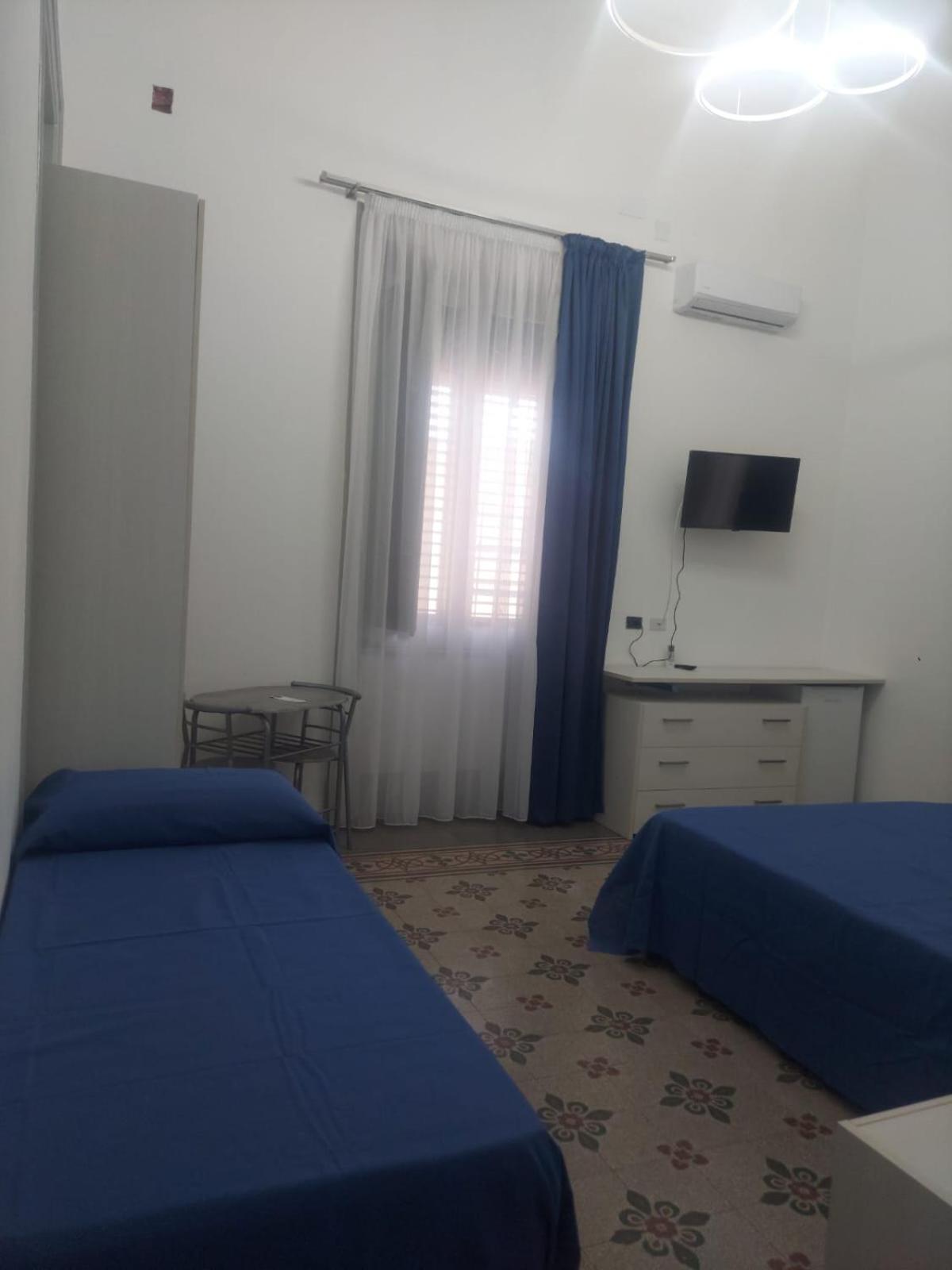 Guest House Lamphotel Militello Palermo Buitenkant foto