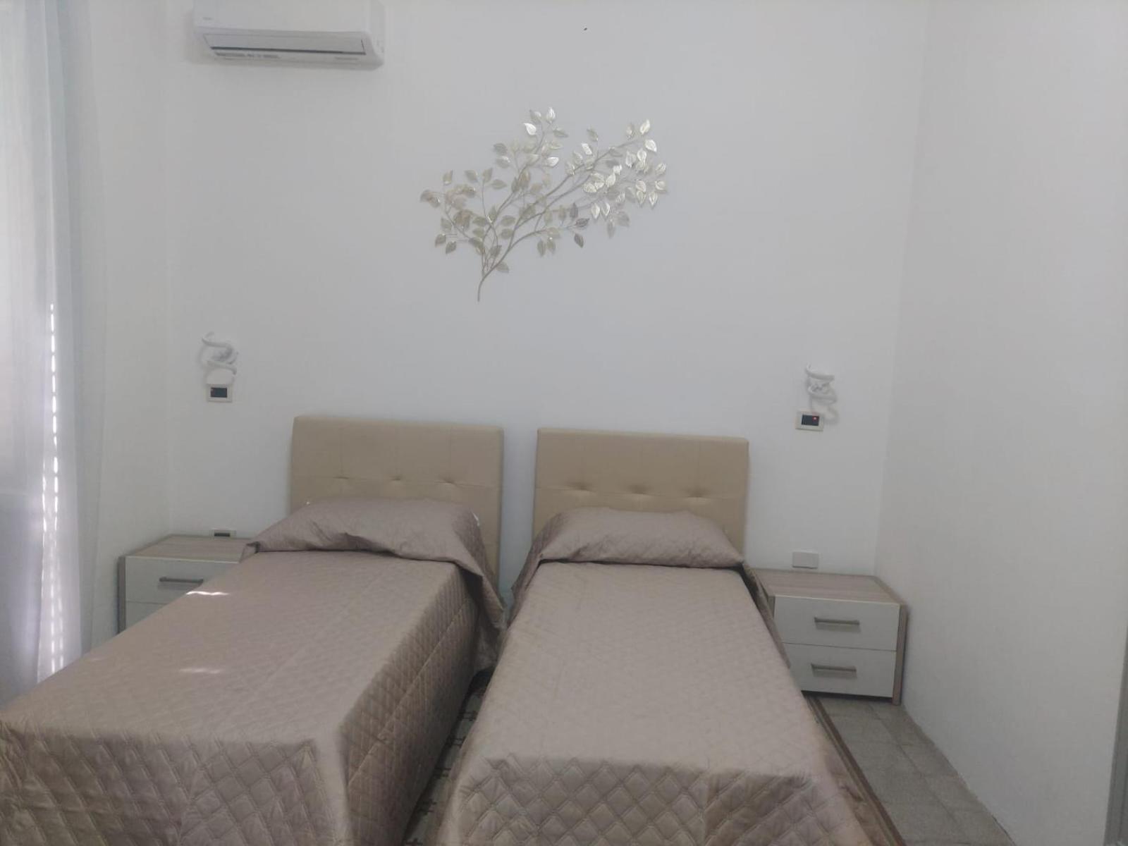 Guest House Lamphotel Militello Palermo Buitenkant foto