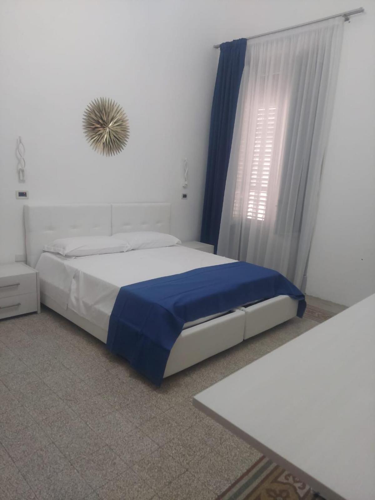 Guest House Lamphotel Militello Palermo Buitenkant foto